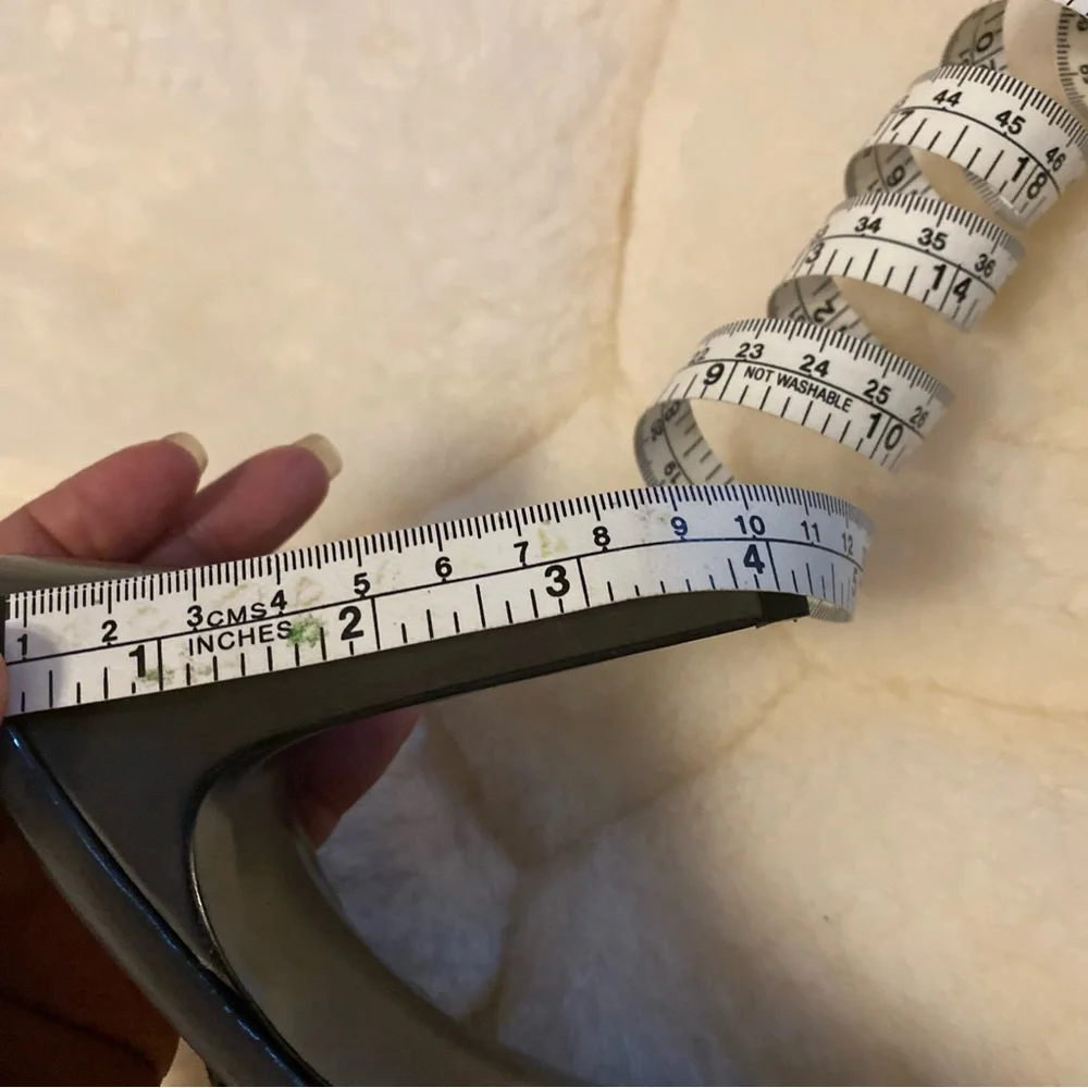 TAHARI Si Senor Elephant Grey Slingback Pumps - Picture 9 of 12